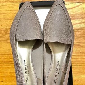 Christian Siriano Women Tan Pointed Flats Size 6.5